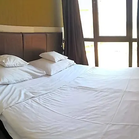 Eurohotel מלון *